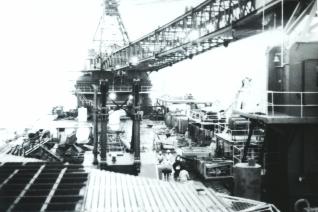 600 Ton Derrick Barge